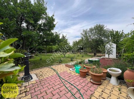 Meram Karahüyük De Ağaçlarla Gizlenmiş 750 M2 Arsa İçinde Villa.