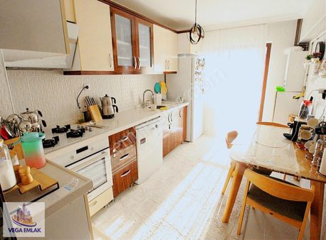 Vega Emlak'tan Protokol Yolu Yakını Full Yapılı 3+1 Katta Daire