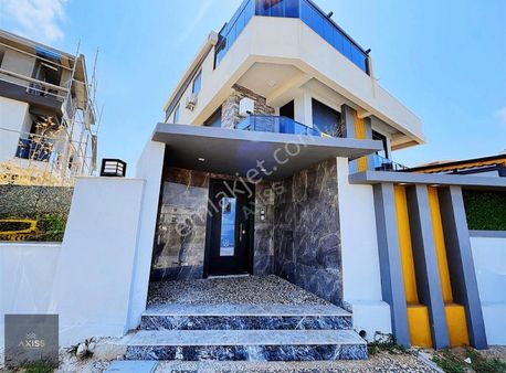 Güzelobada Havuzlu Sitede Teraslı 3+1 Dubleks