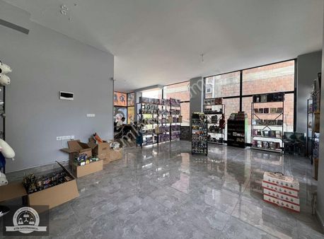 Mükemmel Konumlu Yüksek Kira Getirili Metrolife'a Komşu Dükkan