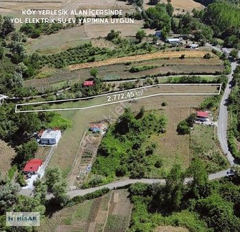 Hisardan Aksuda Baraja Yakın Tarla