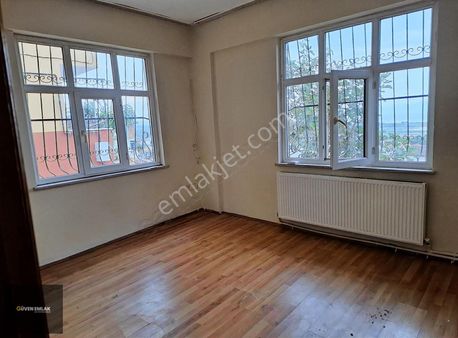 İznik Boyalıca Beldesinde Satılık Göl Manzaralı Müstakil Ev.