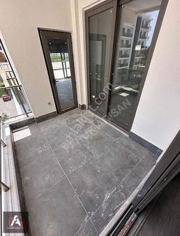 Faruk Arısan'dan Denize Çok Yakın Teraslı E. Banyolu Geniş 2+1