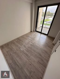 Faruk Arısan'dan Denize Çok Yakın Ultra Lüx Havuzlu Sitede 2+1