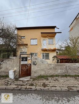 İmay Gayrimenkul'den Yunus Emre Mh'de Satılık 3 Katlı Apartman