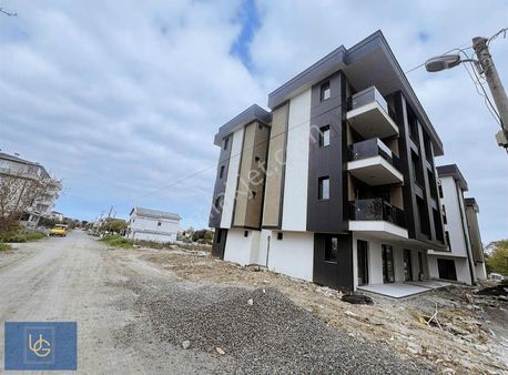 Havuzlu Site İçi Sahile 500mt 1+1