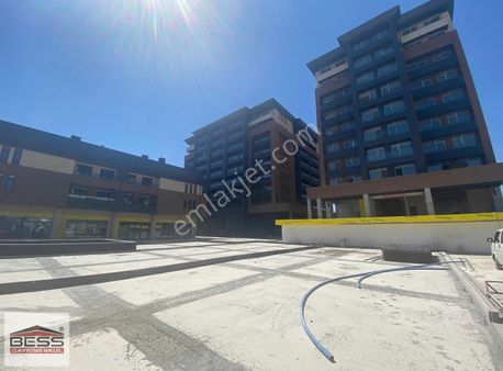 Bess'den Acıbadem Yanı Capella Plazada Satılık 1+1 İş Yeri(ofis)