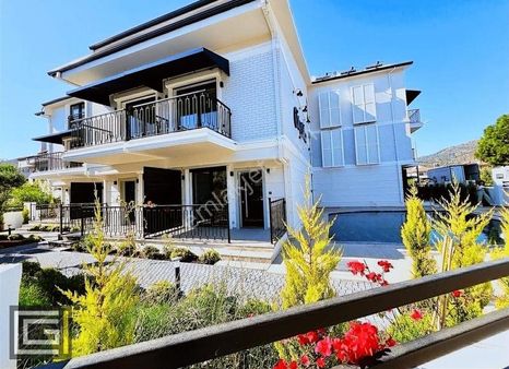 Havuzlu Butik Sitede Plaja Komşu Lüks Yaşam Ve Yatırım Fırsatı!