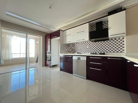 Engin Emlak'tan Lüx Sitede Okul Yakını 4+1 Krediye Uygun Daire