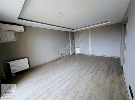 2+1 Meydan Ardıçlıda Göl Manzaralı Acil Satılık Fiyat Düştü