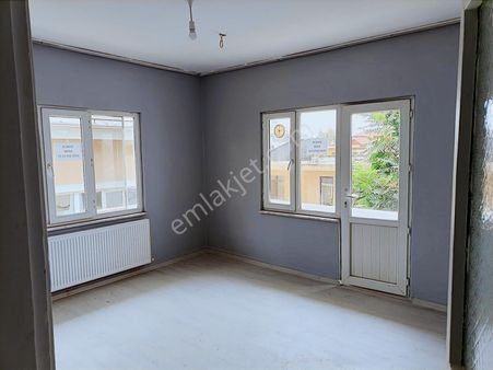 Adapazarı Orta Mah. İmamhatip Orta Okul Arkası Kiralık 2+1 Daire