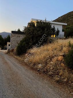 Cb Giz'den Kaş Üzümlü'de Satılık Tarla