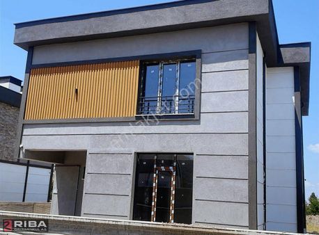 Altınoluk Ta 7 Odalı Satılık Bodrumlu Villa