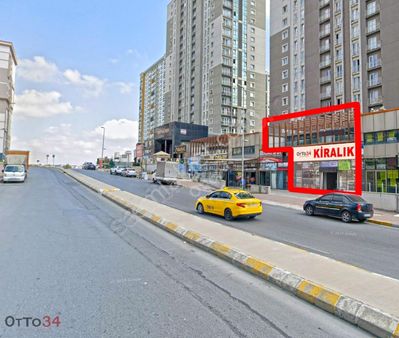 İnnovia 2'de Ana Cadde Cepheli, 753 M2, Teraslı 2 Kat, Düz Giriş