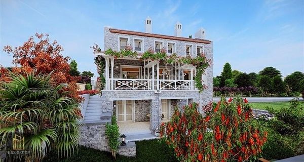 Akköy'de Müstakil 413m2 Arsa İçerisinde %80 Belgeli Fırsat Villa