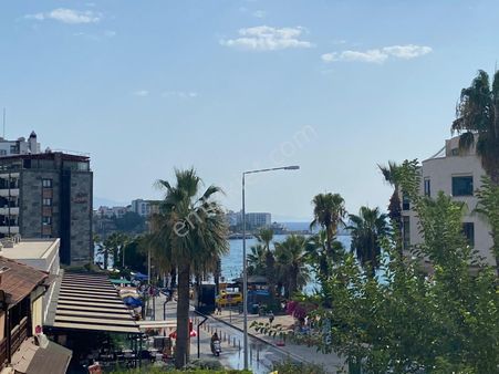 Kuşadası Kadınlar Plajı'na 30 Mt Deniz Manzaralı Eşyalı 3+1 Daire