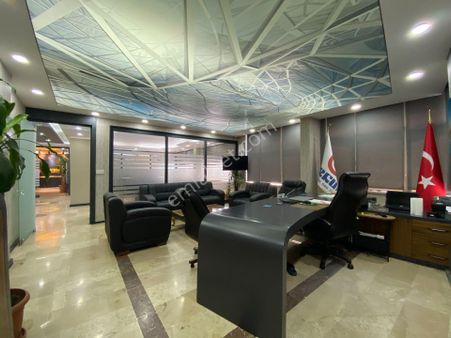 Arve'den Camii Şerif Mh.'de Geniş 3+1 Kullanıma Hazır Ofis