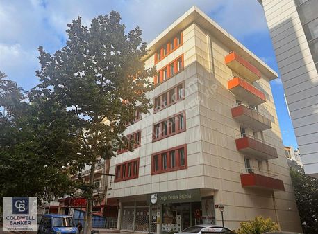 Menekşe-2'de Asansörlü İş Merkezinde Kiralık 2+1 Ofis