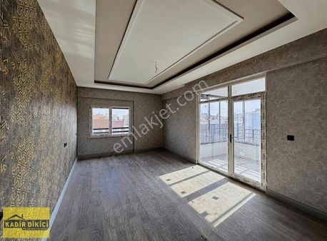 Kadir Dikici'den Ömer Halisdemir Cad Site İçi Satılık 2+1 Daire