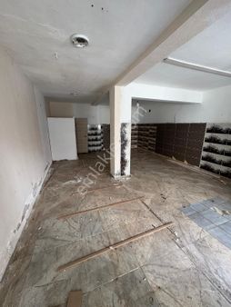 Turpa'dan Karabağlar Çitlenbik Durağı Yakını Kiralık Dükkan