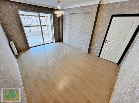 Ayvalı'da Site İçerisinde 3+1 Lüks Yapılı E.banyo G.odalı Daire