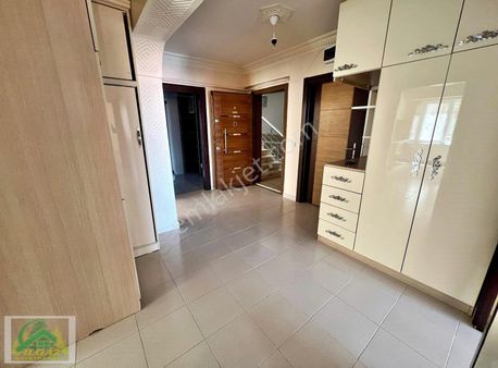 Yayla'da Cadde Yakını 3+1 Ara Kat Asansörlü Yeni Bina'da Daire !