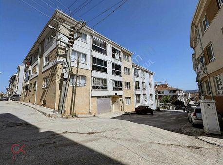 Clk Gayrimenkul'den Çamlıcada 106 M² Arakat 2+1 Daire