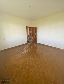 Kaya Emlaktan Evrensekı De 3+1 Kiralık Daire