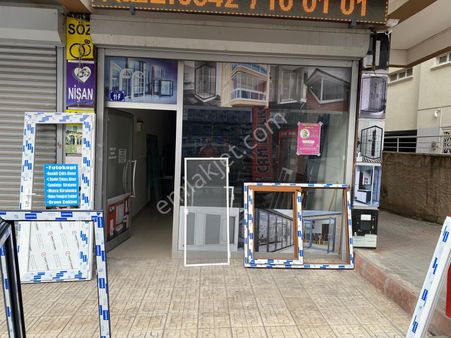 928 Caddede Satılık Dükkan