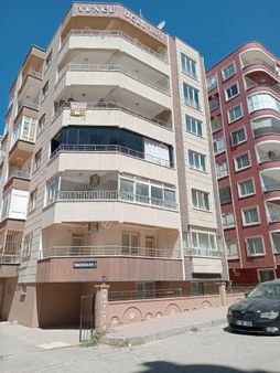 Karaköprü Emniyet Müdürlüğü Karşısında Satılık Daire