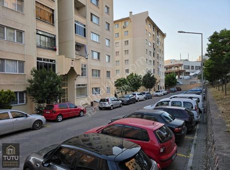 Buca Toki Konutlarında 3+1 Giriş Katı Doğalgazlı Satılık Daire