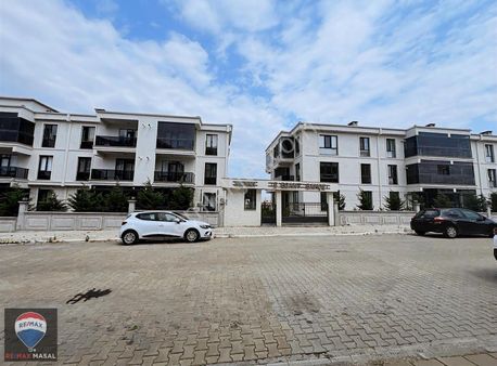 Çorlu Nusratıye Mh.bahçe Teraslı 2+1 Satılık Daıre Remax Masal