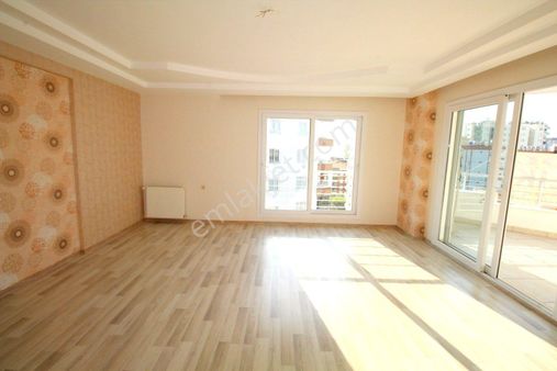 Menderes'de D.ğazlı+ç.oyun Parklı+çift Bny.+gyn.odalı+anks.setli