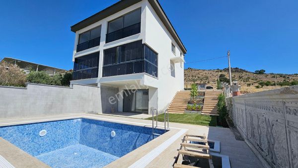 Göral Emlak'tan Bağyolunda Havuzlu Tripleks