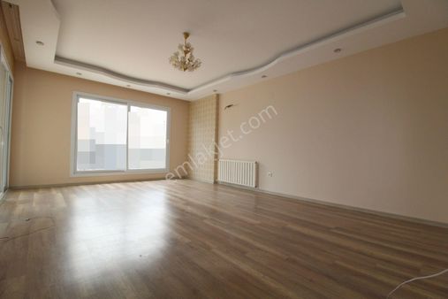 Aslan'dan Mezitli De Havuzlu Sitede Geniş Metrajlı Kiralık 3+1