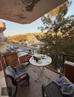 Yol Üzerinde Deniz Manzaralı 3+1 Daire