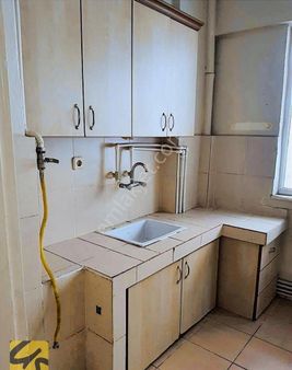 Bahçelievler Mahallesi Muzzeffer Işın Caddesinde Satılık Daire