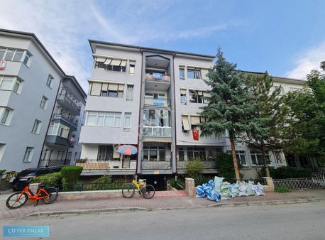Ali Çifter' Den İl Bank Yanı Geniş 3+1 Kiralık Daire