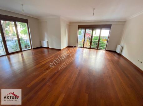 Şenesenevler'de Minibüs'e 2. Binada Aktüel'den 160m2 Genç Binada