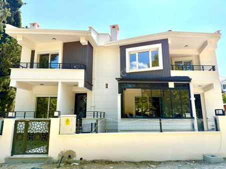 ▀körfez'den▄güre'de Bahçe Kullanımlı Sıfır Satılık 1+1 Daire