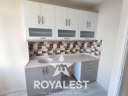 Royalest'ten Merkezi Konumda Ulaşıma Kolay 3+1 Sağlam Raporlu