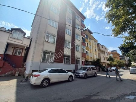Pendik Kavakpınar İçi Tamamen Yenilenmiş 2+1 Yarı Bodrum Daire