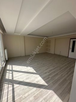 Furkan Emlaktan Atakent Mh 3+1 3.kat 140m2 Ebeveyn Banyolu Çift Balkonlu Fırsat Daire