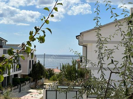 Silivri Selimpaşa Da 3+1 Kiralık Villa Full Denize Manzaralı 2 Katlı Bahçeli