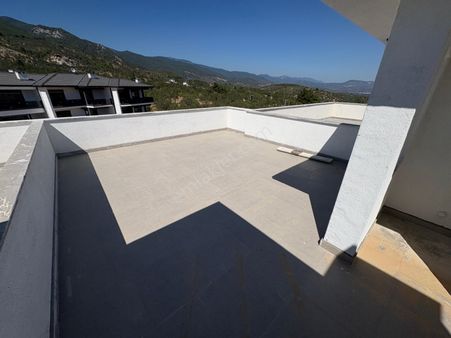 Arya'dan Geniş Kazdağlarının Eteklerinde Teraslı 1+1 Daire