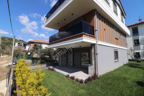 Altınoluk Ta Sessiz Ve Huzurlu Konumda Deniz Manzaralı 5+1 Villa