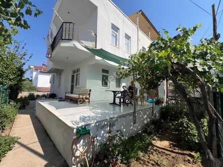 Seferihisar Doğanbey'de Satılık Bahçeli 3+1 Villa