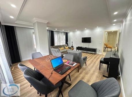 Güney Emlak-floryanın Merkezi Konumunda 3+1 Tertemiz Düz Giriş