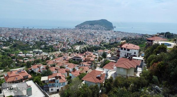 Alanya Tepe 3+1 150m2 Eşyalı Villa Kale Deniz Manzaralı 3 Banyo.
