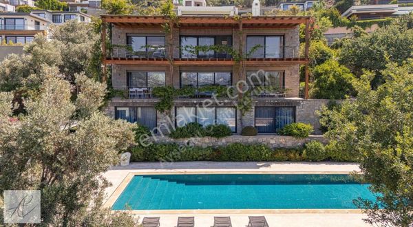 Yalikavak Marinada 2 Dönüm İçinde Müstakil Taş Mimari Villa